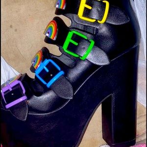 COPY - Rainbow dolls kill shoes!